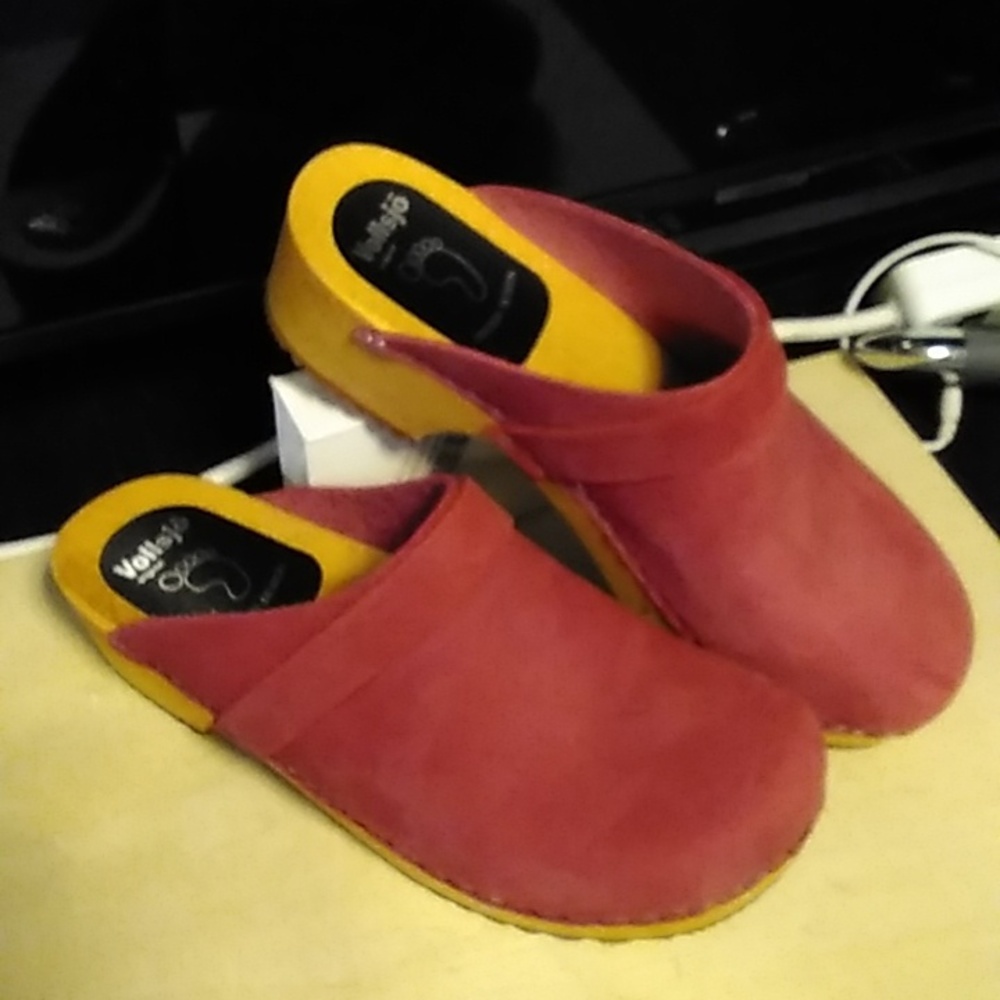 Men's brand New dark red leather and wooden original vollsjo clog